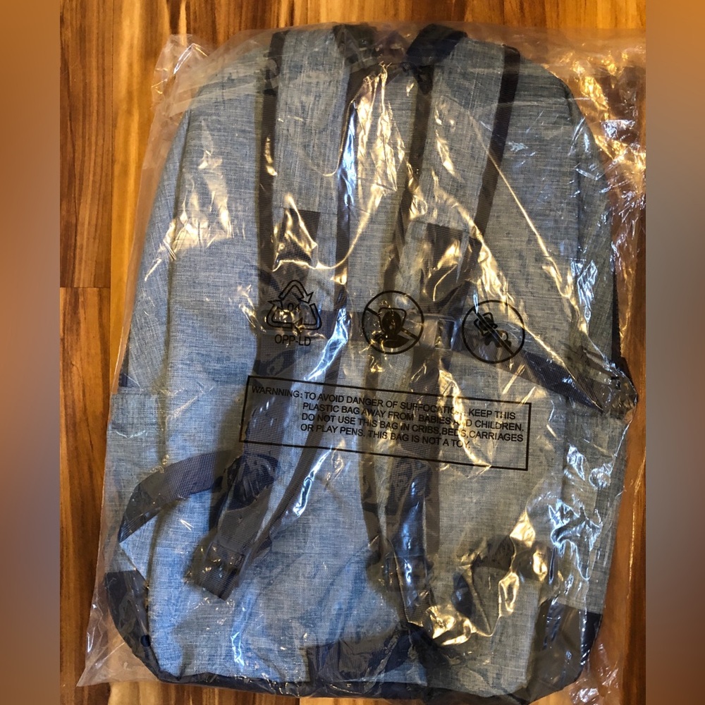 🎒BELLA RUSSO 18.75 Backpack 🎒 - Picture 2 of 6